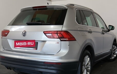 Volkswagen Tiguan II, 2018 год, 1 749 000 рублей, 6 фотография
