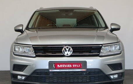 Volkswagen Tiguan II, 2018 год, 1 749 000 рублей, 3 фотография
