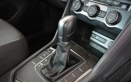 Volkswagen Tiguan II, 2018 год, 1 749 000 рублей, 11 фотография
