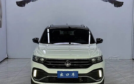 Volkswagen T-Roc I, 2022 год, 1 550 013 рублей, 2 фотография