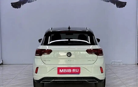 Volkswagen T-Roc I, 2022 год, 1 550 013 рублей, 5 фотография