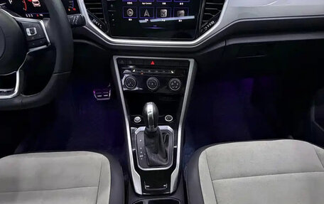 Volkswagen T-Roc I, 2022 год, 1 550 013 рублей, 15 фотография