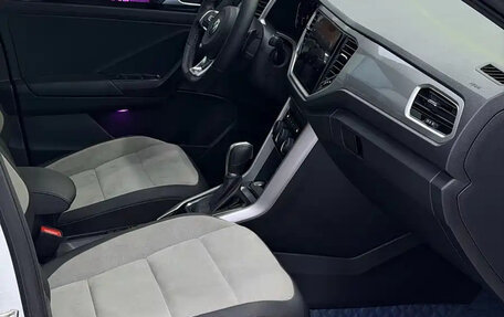 Volkswagen T-Roc I, 2022 год, 1 550 013 рублей, 19 фотография