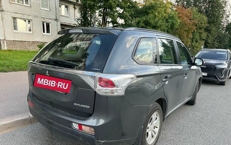 Mitsubishi Outlander III рестайлинг 3, 2013 год, 1 249 000 рублей, 6 фотография