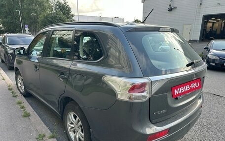 Mitsubishi Outlander III рестайлинг 3, 2013 год, 1 249 000 рублей, 4 фотография