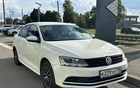 Volkswagen Jetta VI, 2015 год, 929 000 рублей, 1 фотография