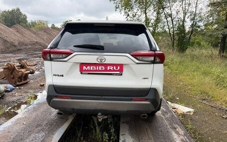 Toyota RAV4, 2020 год, 2 800 000 рублей, 4 фотография