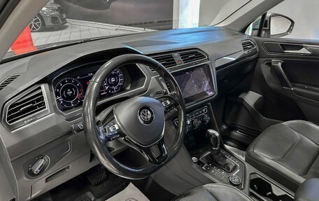 Volkswagen Tiguan II, 2018 год, 3 197 000 рублей, 10 фотография