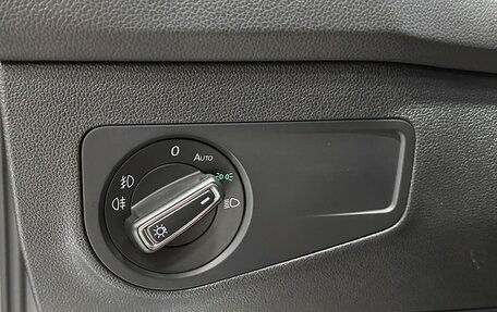 Volkswagen Tiguan II, 2018 год, 3 197 000 рублей, 18 фотография