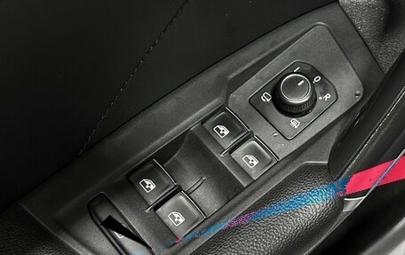 Volkswagen Tiguan II, 2018 год, 3 197 000 рублей, 17 фотография