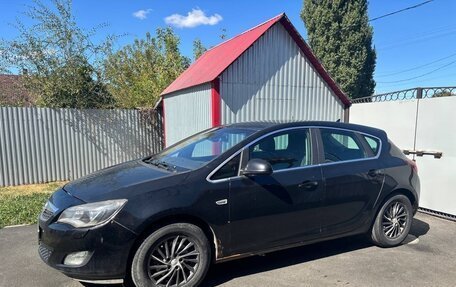 Opel Astra J, 2010 год, 750 000 рублей, 1 фотография