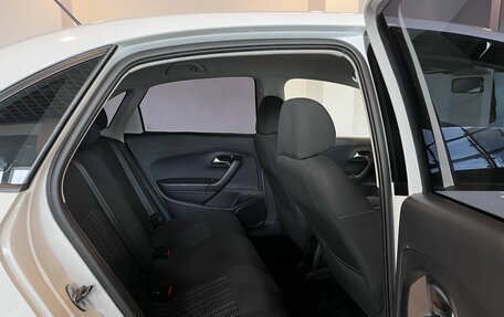 Volkswagen Polo VI (EU Market), 2017 год, 1 275 000 рублей, 24 фотография