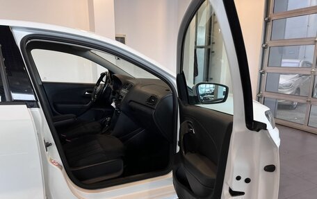 Volkswagen Polo VI (EU Market), 2017 год, 1 275 000 рублей, 25 фотография