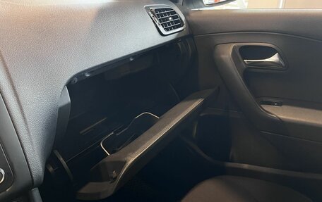Volkswagen Polo VI (EU Market), 2017 год, 1 275 000 рублей, 28 фотография