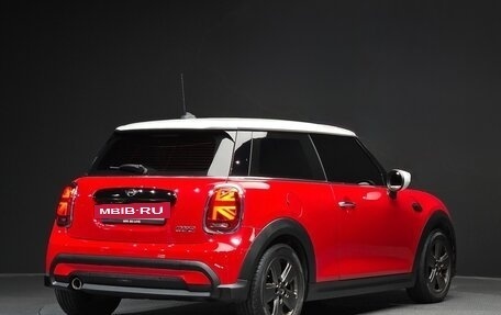 MINI Hatch, 2022 год, 1 860 000 рублей, 2 фотография