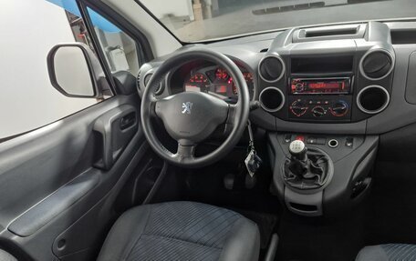 Peugeot Partner II рестайлинг 2, 2009 год, 415 000 рублей, 14 фотография