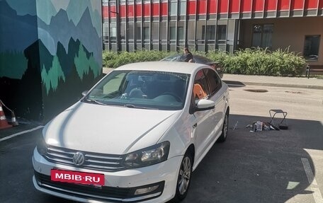 Volkswagen Polo VI (EU Market), 2018 год, 465 000 рублей, 2 фотография