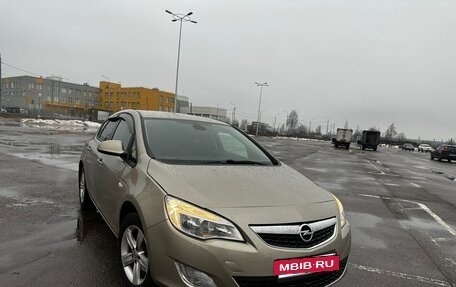 Opel Astra J, 2011 год, 700 000 рублей, 2 фотография