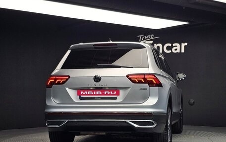 Volkswagen Tiguan II, 2022 год, 3 493 000 рублей, 4 фотография