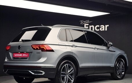Volkswagen Tiguan II, 2022 год, 3 493 000 рублей, 3 фотография