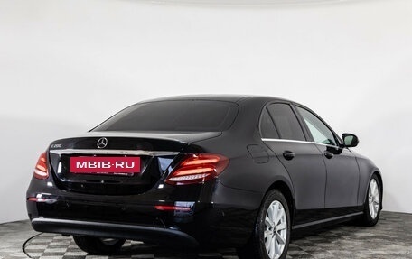 Mercedes-Benz E-Класс, 2019 год, 1 799 000 рублей, 5 фотография