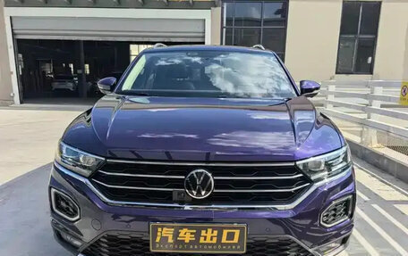 Volkswagen T-Roc I, 2023 год, 2 111 000 рублей, 5 фотография
