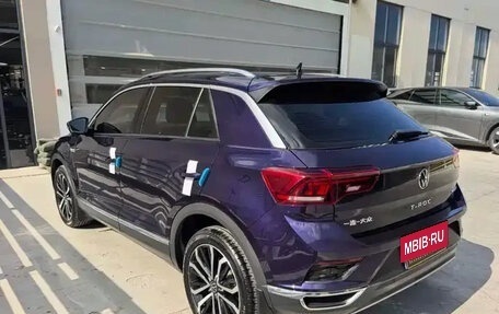 Volkswagen T-Roc I, 2023 год, 2 111 000 рублей, 3 фотография