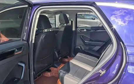 Volkswagen T-Roc I, 2023 год, 2 111 000 рублей, 9 фотография