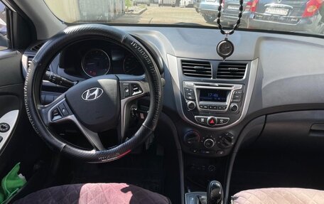 Hyundai Solaris II рестайлинг, 2015 год, 950 000 рублей, 4 фотография