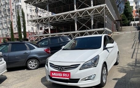 Hyundai Solaris II рестайлинг, 2015 год, 950 000 рублей, 2 фотография