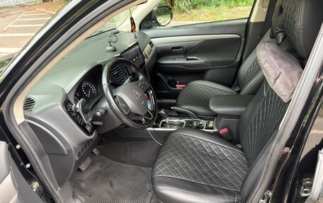 Mitsubishi Outlander III рестайлинг 3, 2018 год, 1 350 000 рублей, 7 фотография