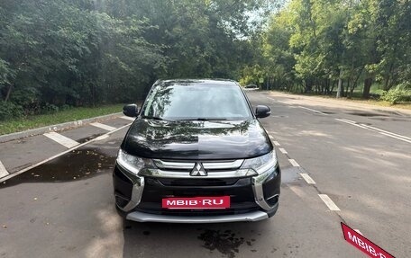 Mitsubishi Outlander III рестайлинг 3, 2018 год, 1 350 000 рублей, 4 фотография