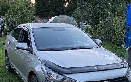 Hyundai Solaris II рестайлинг, 2018 год, 760 000 рублей, 2 фотография