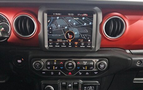 Jeep Gladiator, 2023 год, 5 820 000 рублей, 13 фотография