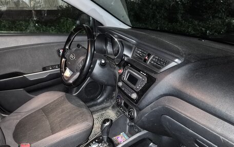 Hyundai Solaris II рестайлинг, 2013 год, 900 000 рублей, 6 фотография