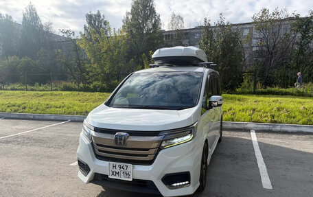 Honda Stepwgn IV, 2020 год, 2 300 000 рублей, 3 фотография