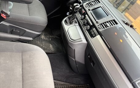 Volkswagen Caravelle T6 рестайлинг, 2018 год, 4 050 000 рублей, 12 фотография