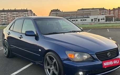 Lexus IS II рестайлинг 2, 2000 год, 1 050 000 рублей, 3 фотография