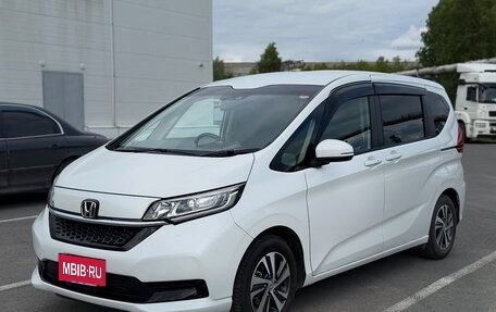 Honda Freed II, 2021 год, 1 400 000 рублей, 2 фотография