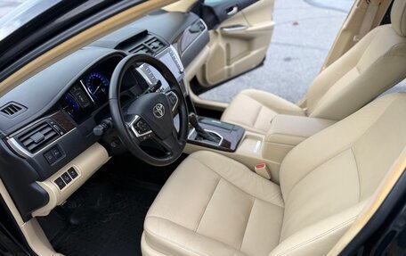 Toyota Camry, 2015 год, 1 900 000 рублей, 10 фотография