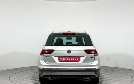 Volkswagen Tiguan II, 2017 год, 2 590 000 рублей, 6 фотография