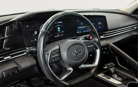 Hyundai Elantra, 2021 год, 2 150 000 рублей, 16 фотография