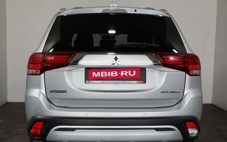 Mitsubishi Outlander III рестайлинг 3, 2019 год, 1 699 000 рублей, 5 фотография