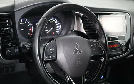 Mitsubishi Outlander III рестайлинг 3, 2019 год, 1 699 000 рублей, 8 фотография