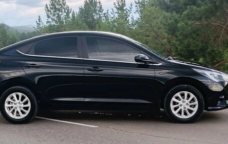 Hyundai Solaris II рестайлинг, 2021 год, 1 890 000 рублей, 5 фотография