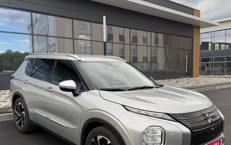Mitsubishi Outlander, 2021 год, 3 300 000 рублей, 1 фотография