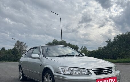Toyota Camry, 2001 год, 490 000 рублей, 3 фотография