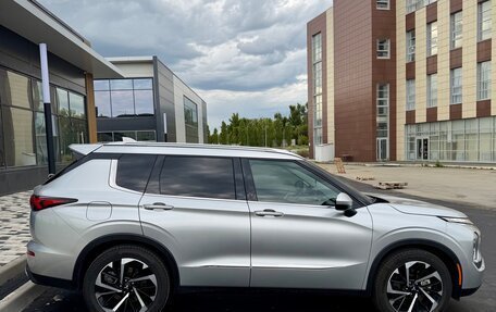 Mitsubishi Outlander, 2021 год, 3 300 000 рублей, 5 фотография