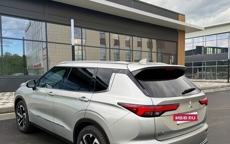 Mitsubishi Outlander, 2021 год, 3 300 000 рублей, 7 фотография
