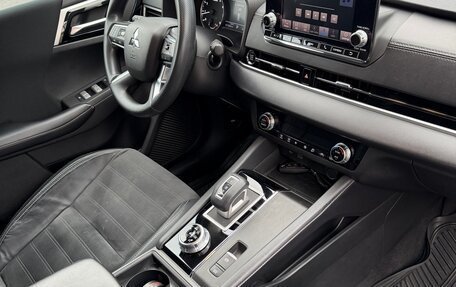 Mitsubishi Outlander, 2021 год, 3 300 000 рублей, 10 фотография